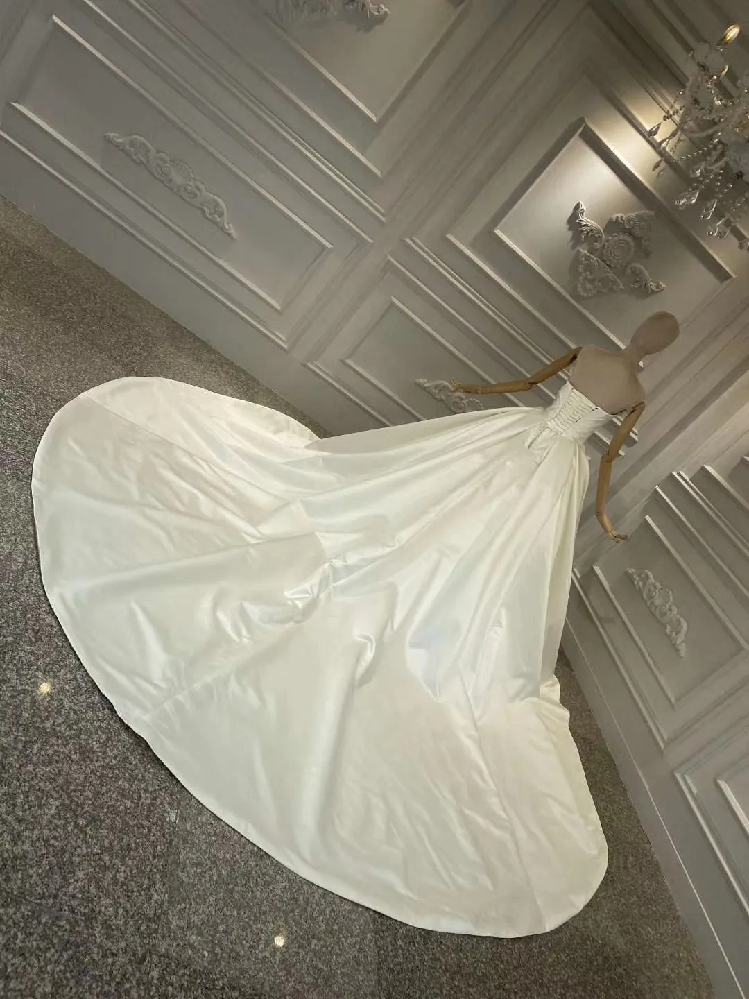 Vintage strapless matte satin wedding dress 2020