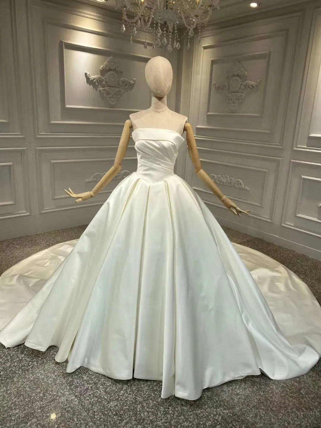 Vintage strapless matte satin wedding dress 2020